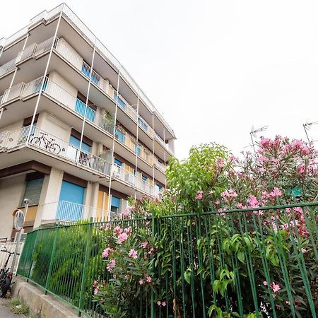 Modern Flat 250 Mt From The Sea - Albissola Marina Appartement Buitenkant foto