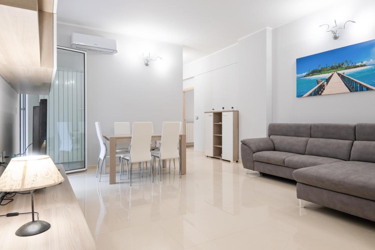 Modern Flat 250 Mt From The Sea - Albissola Marina Appartement Buitenkant foto