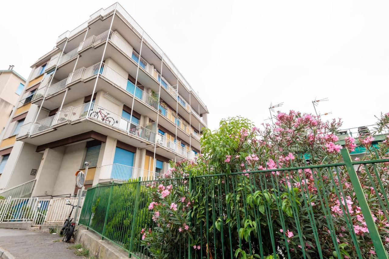 Modern Flat 250 Mt From The Sea - Albissola Marina Appartement Buitenkant foto