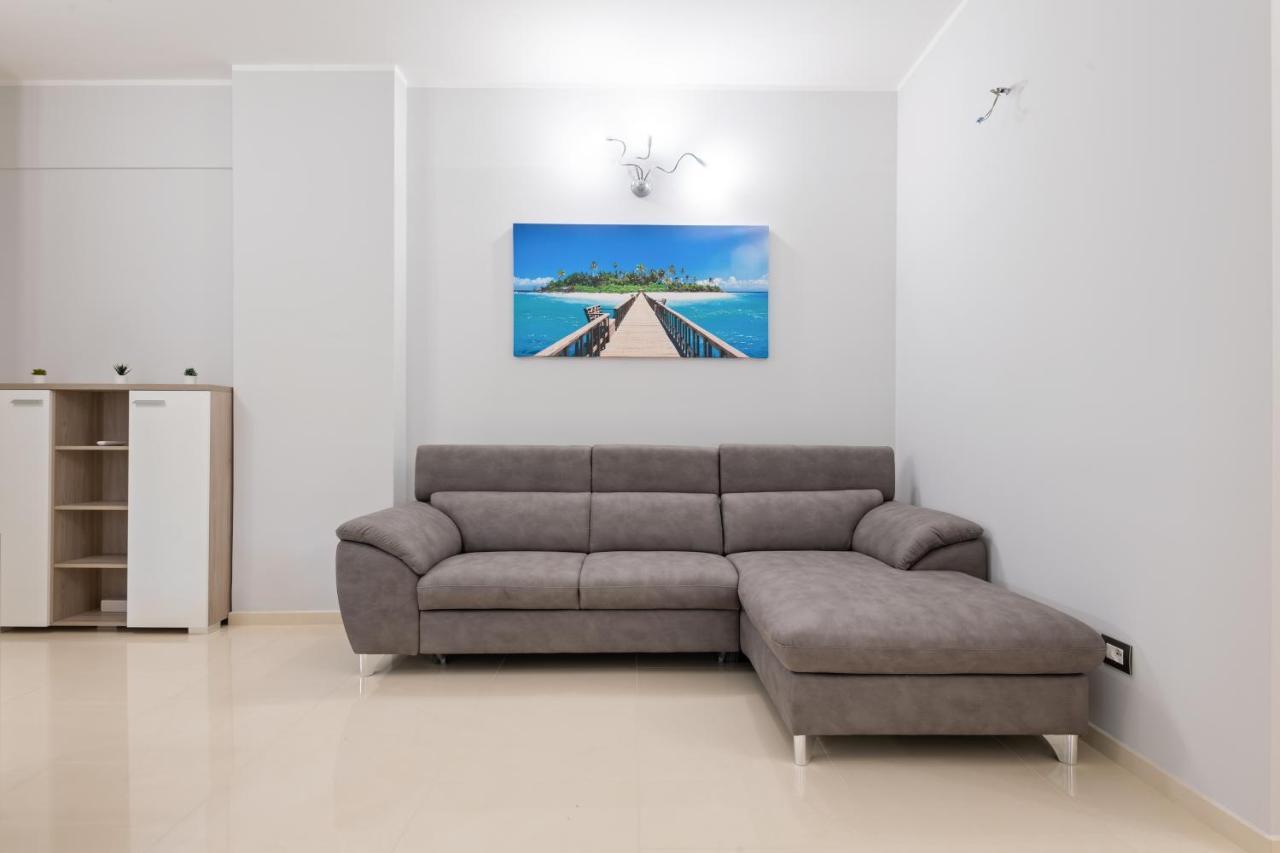 Modern Flat 250 Mt From The Sea - Albissola Marina Appartement Buitenkant foto